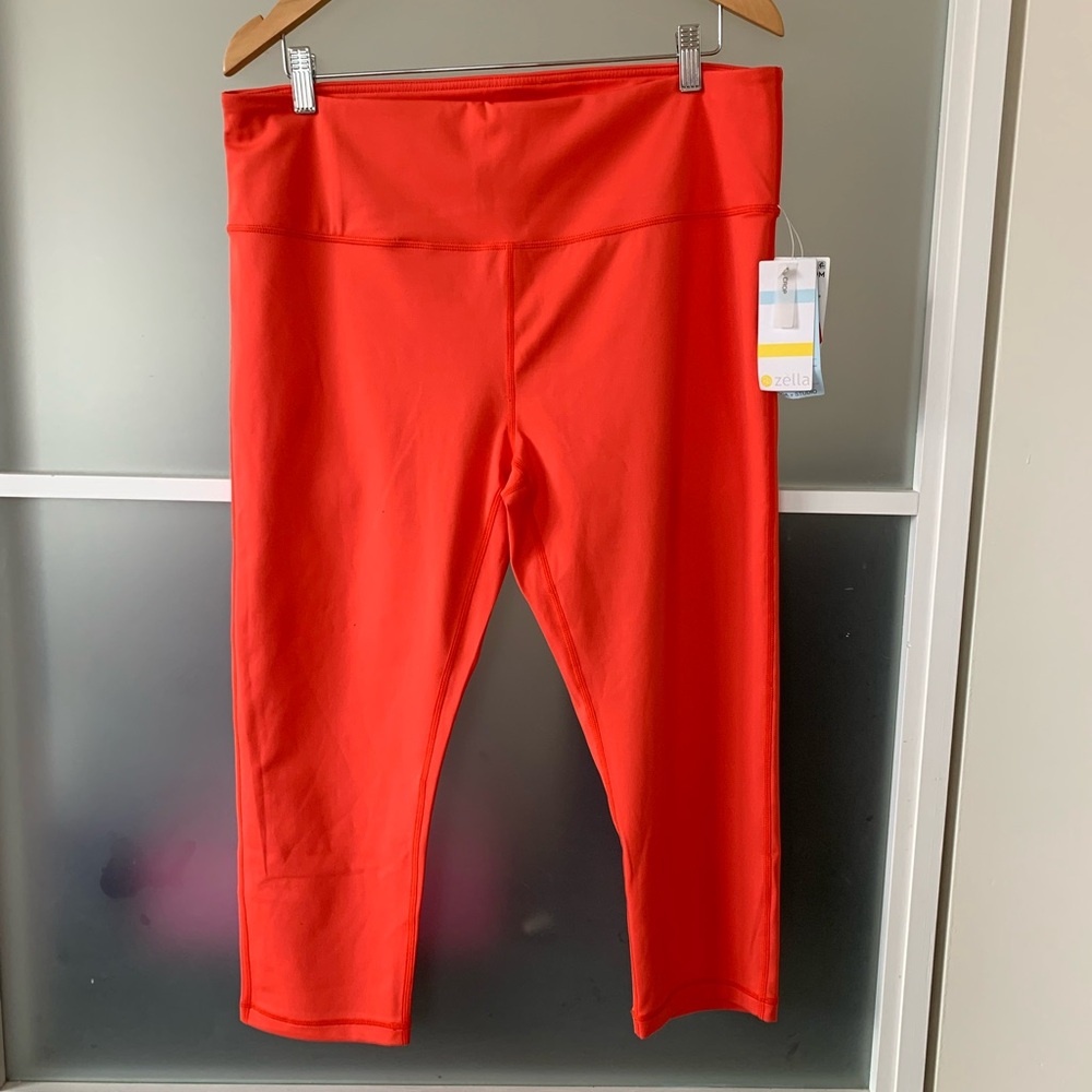 Zella Capri leggings. Bright orange . NWT-size XL.